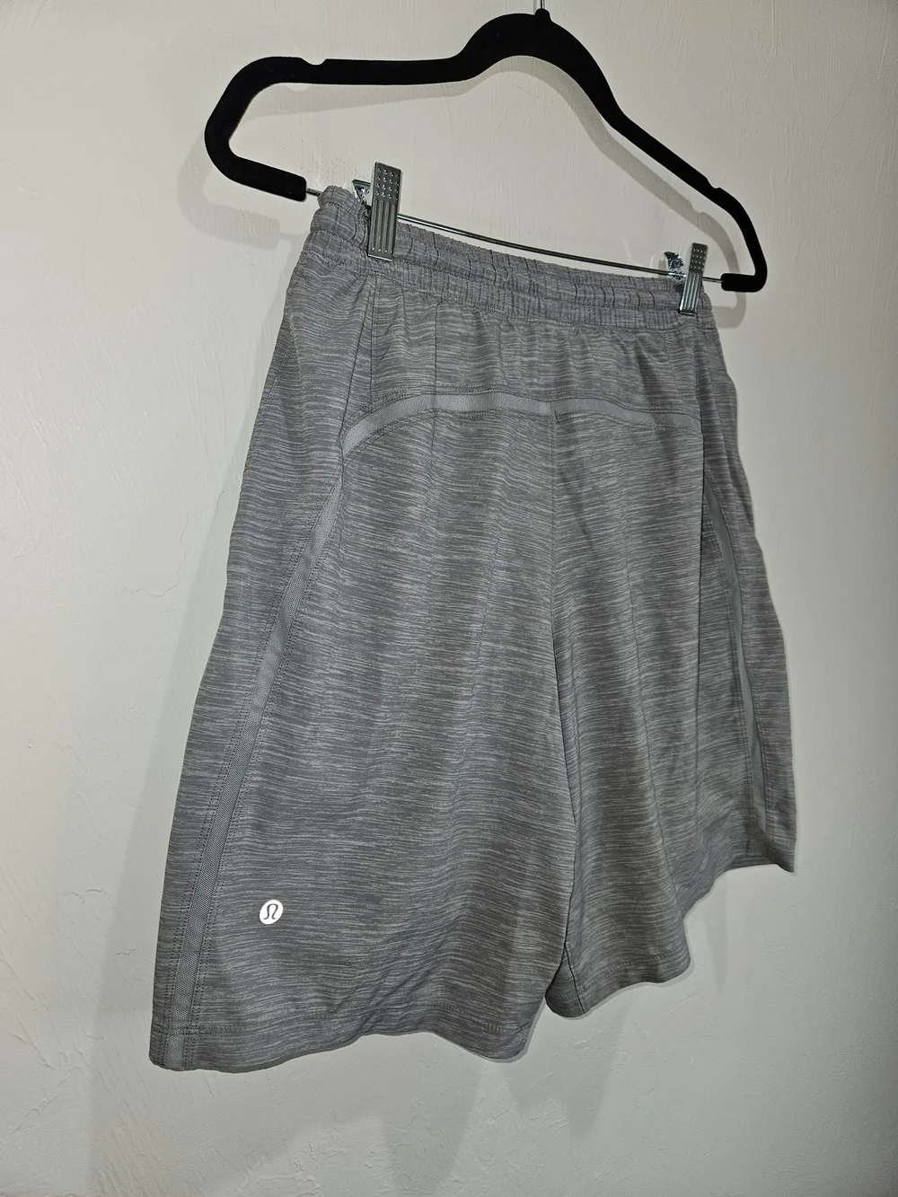 Lululemon Shorts Men's Medium Heathered Gray Athletic 9 Inch Inseam Gym Workout